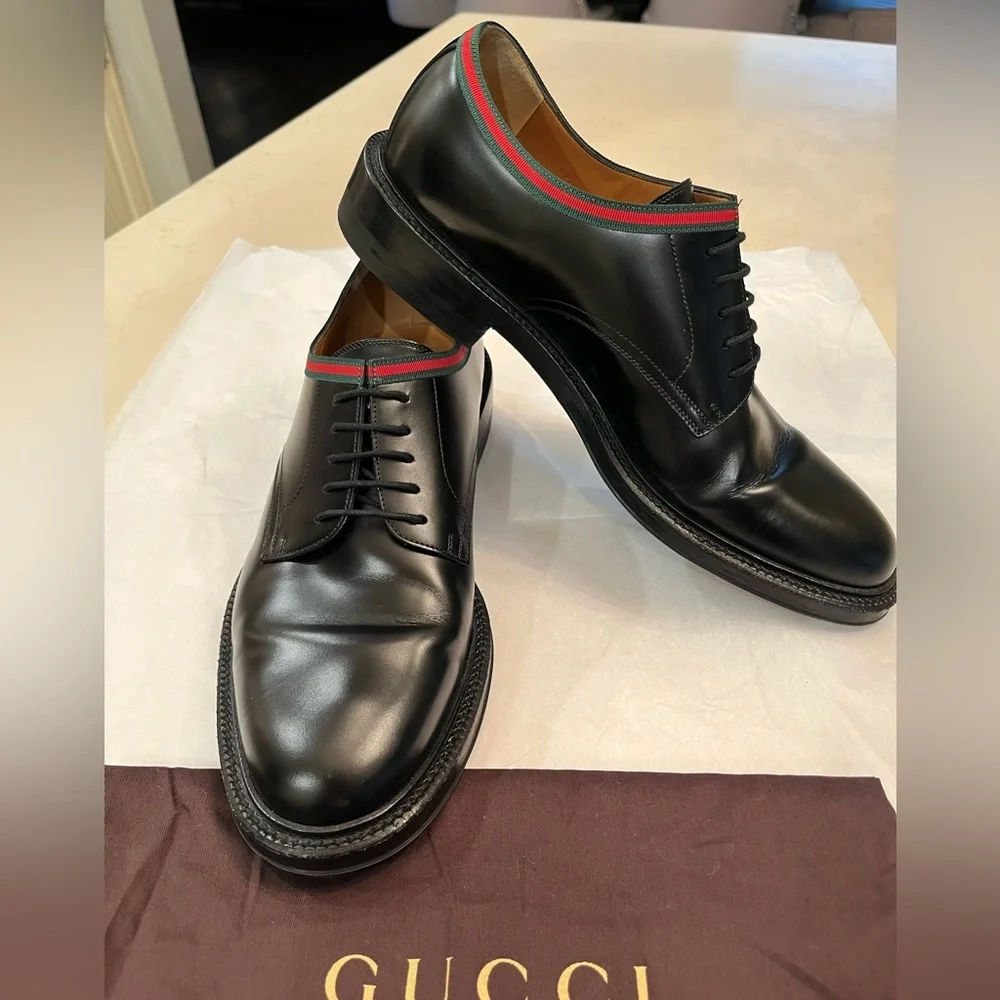 Gucci black shiny leather lace ups. - Picture 4 of 7